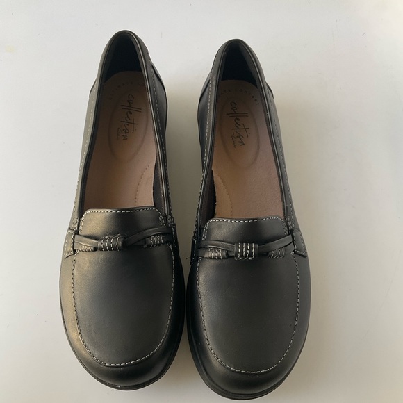 NEW Clarks Cheyn Millie Women's Black Leather Loafers Size 7 M - Picture 3 of 11